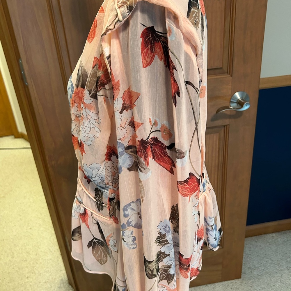 White House Black Market Floral Wrap Blouse - Peach - Picture 8 of 9